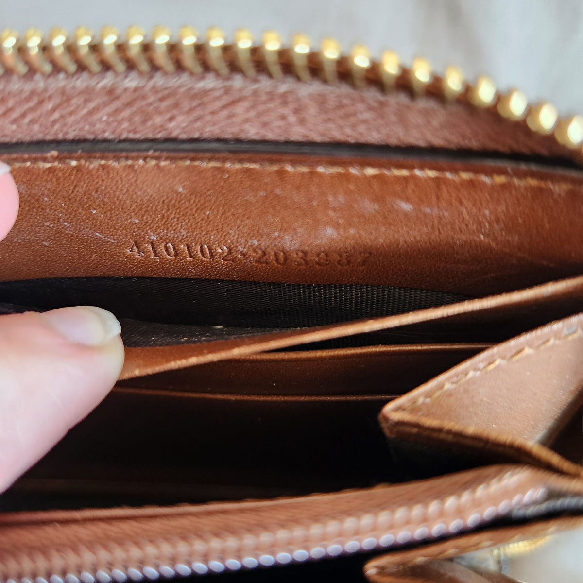 #167 Authentic Gucci Hard Coated Zip Around Zippy Wallet