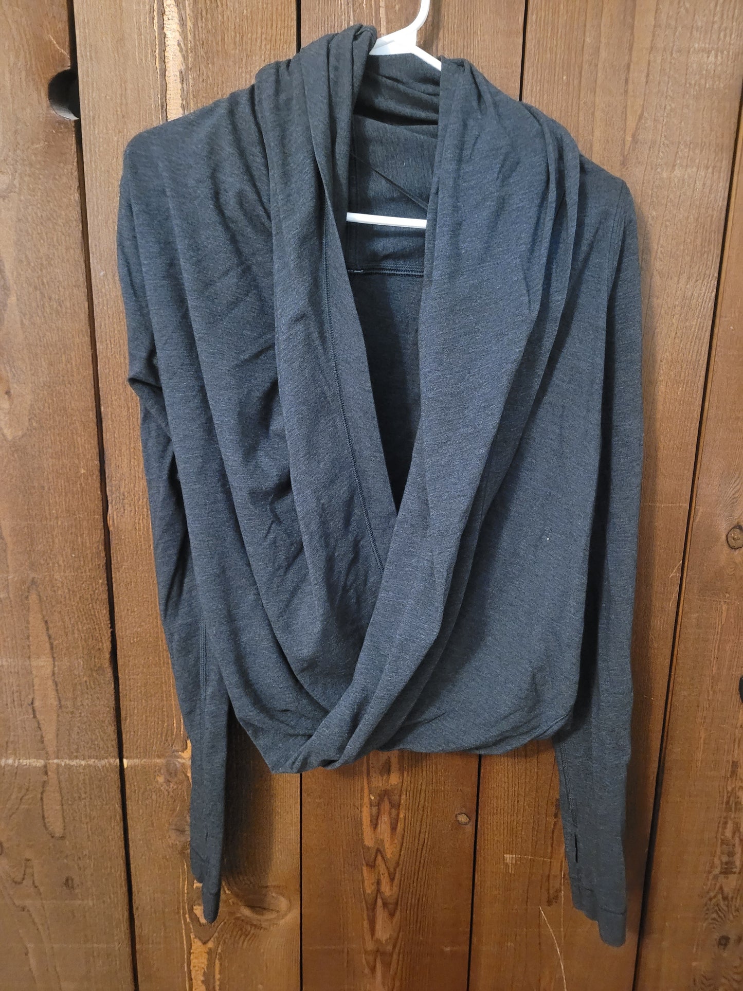 #109 *REDUCED* Lululemon Women's Iconic Wrap Top Size 8