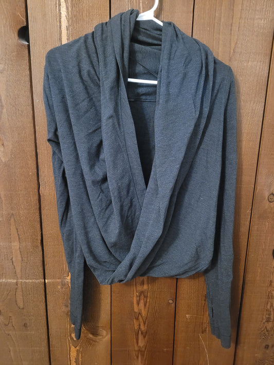 #109 *REDUCED* Lululemon Women's Iconic Wrap Top Size 8
