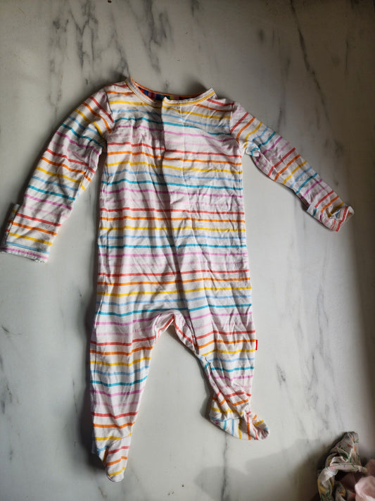 #178 Magnetic me sleeper baby girl size 0-3 months