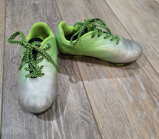 #13 Soccer Cleats Size 9 GUC