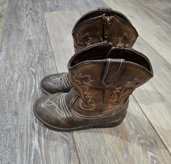 #13 Girls Boots 9 GUC