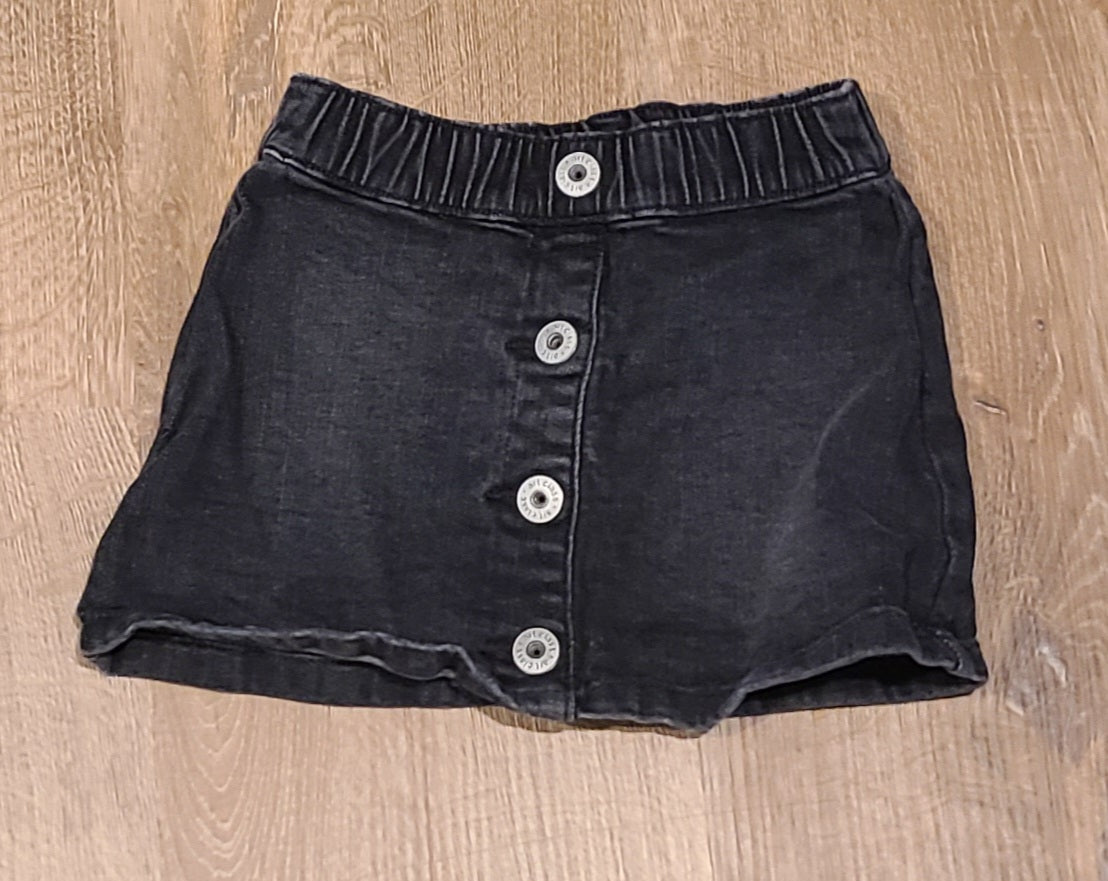 #188 Art of the Class Infant Girls 18M Black Jean skirt (1 of 2)