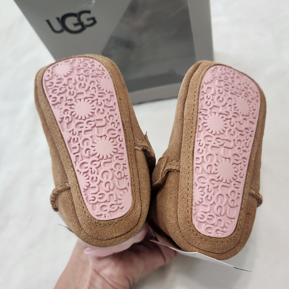 #167 NWT Ugg's Baby 2/3 Jesse Bow II Suede Booties