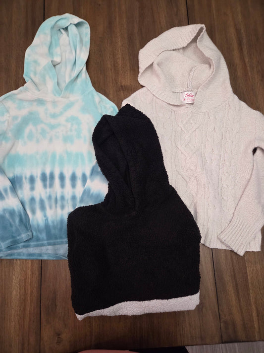 REDUCED Seller 184 girls sweaters size 8