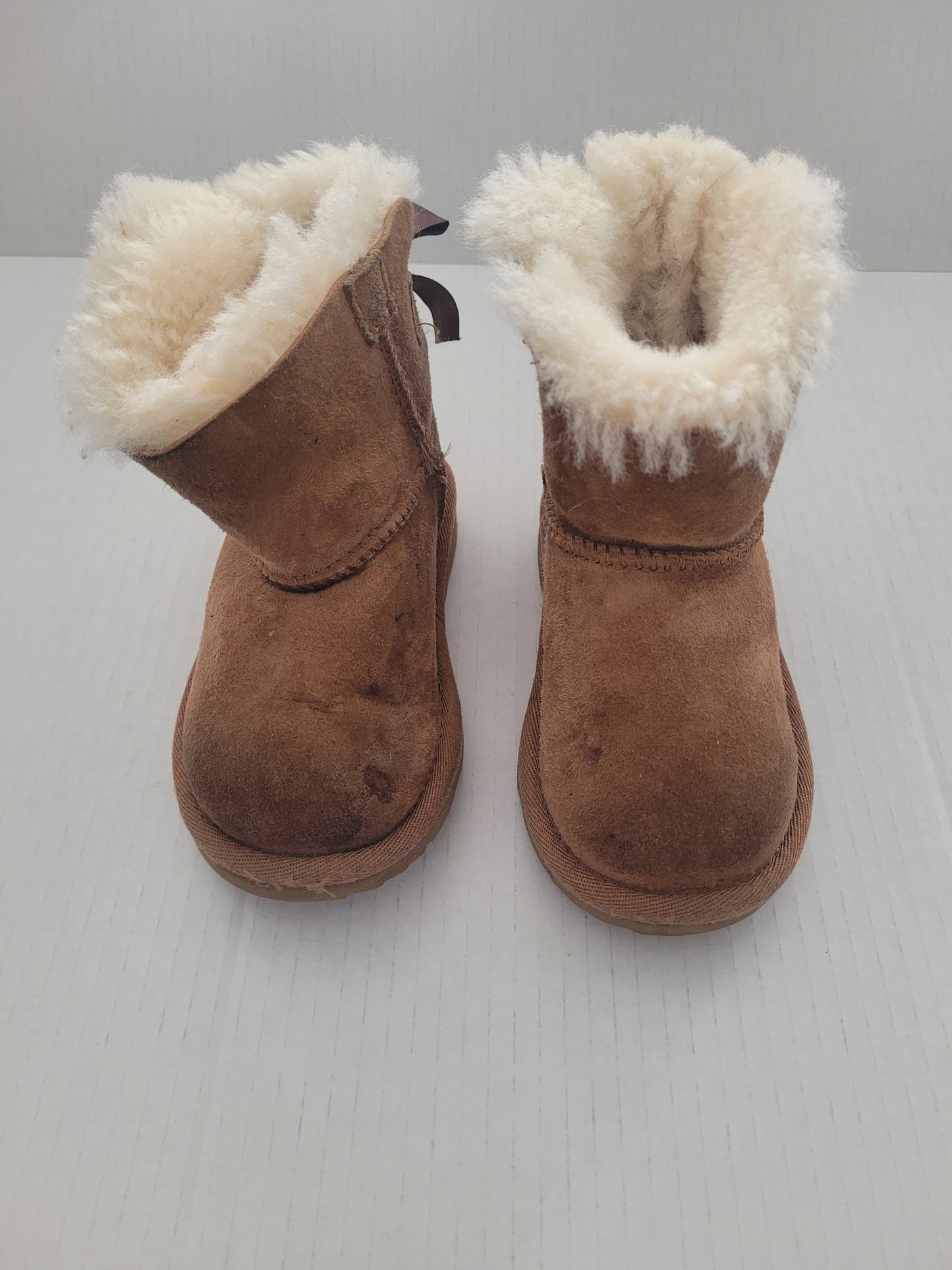 #109 Ugg Mini Bailey Bow Booties Girls Size 7