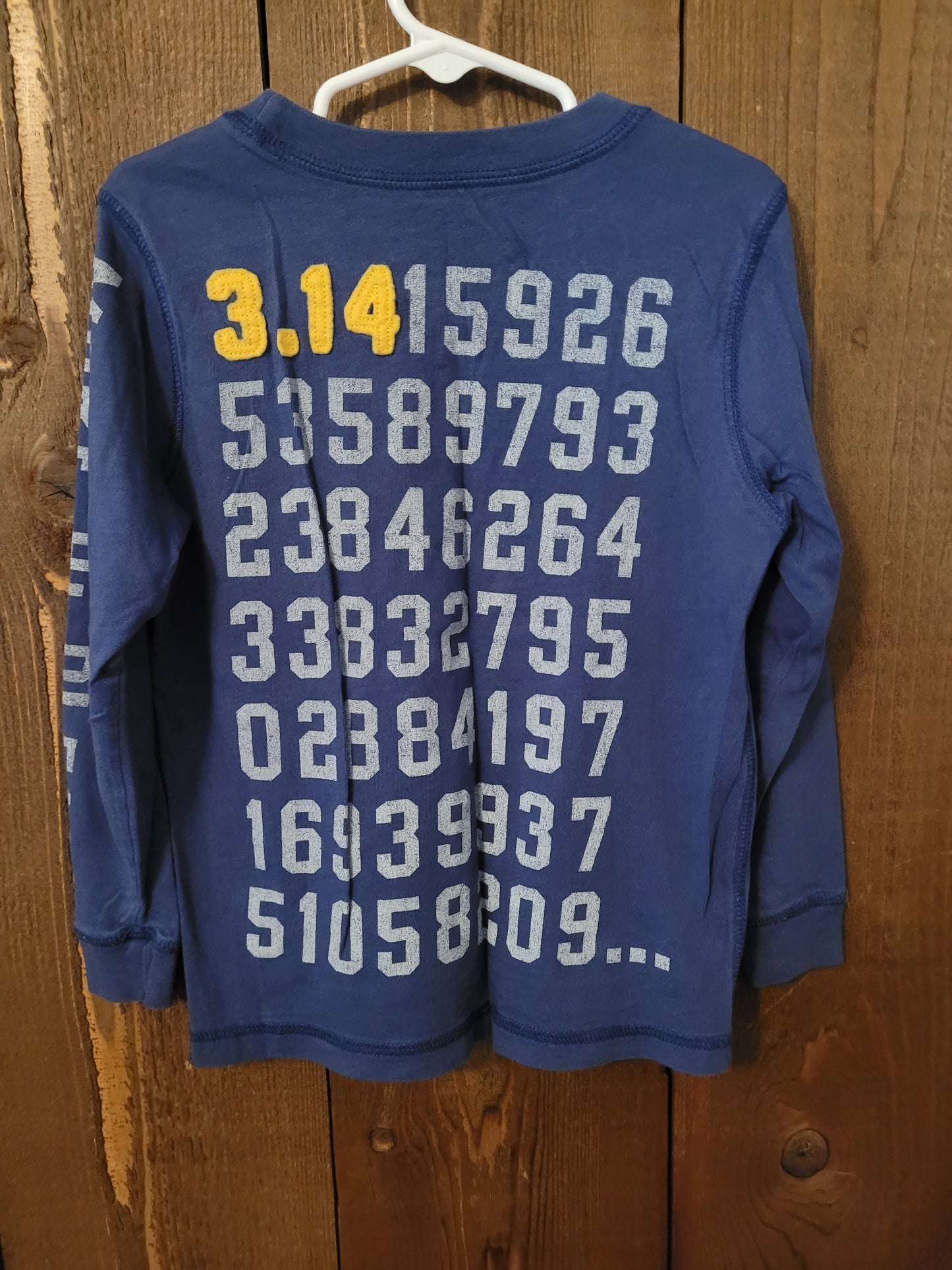#109 Peek... Pi Day Long-Sleeve Top Boys Size S (4/5)