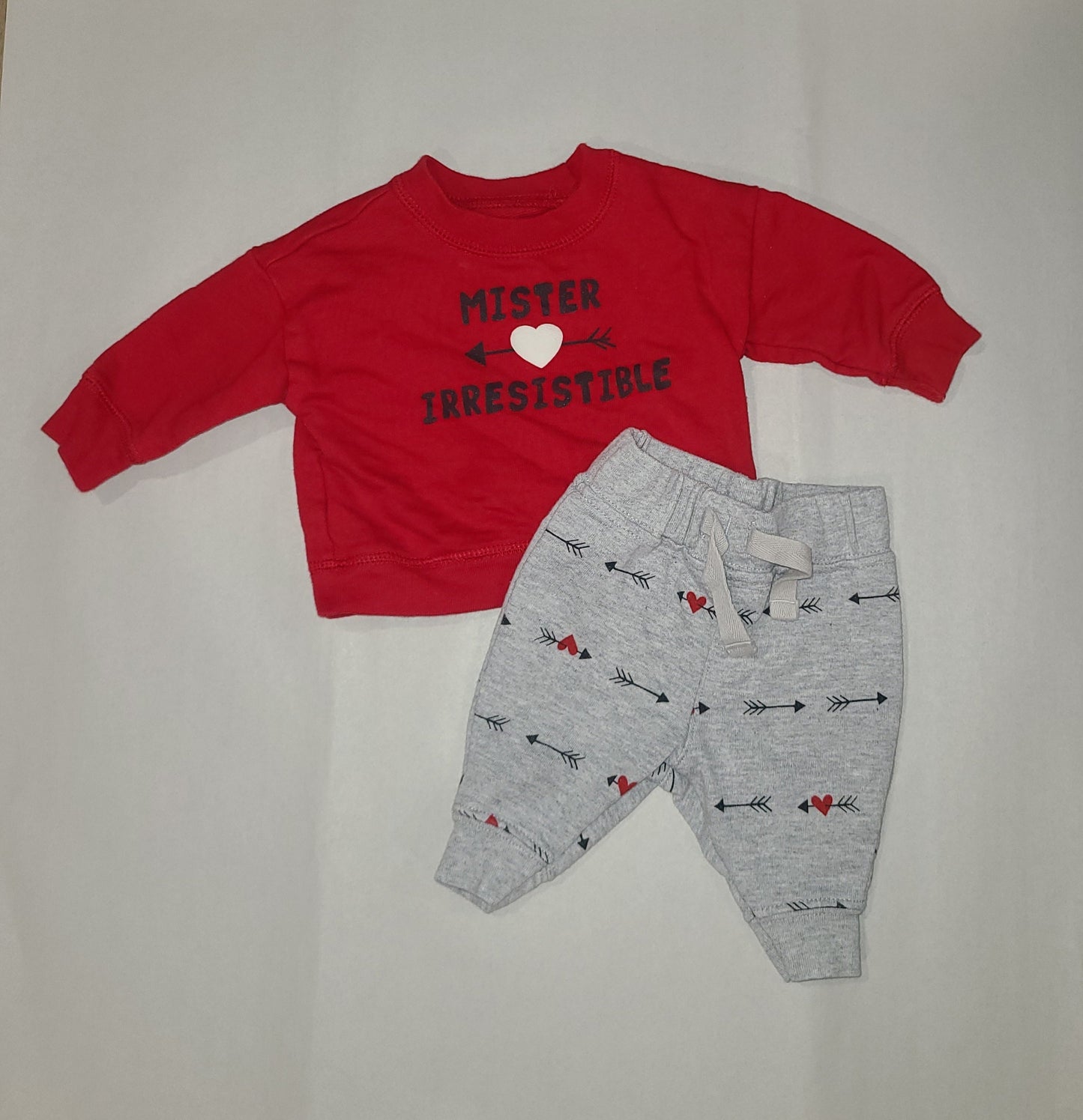 Seller #4 - Carter's NB Boy Valentine Pant & Sweatshirt Set
