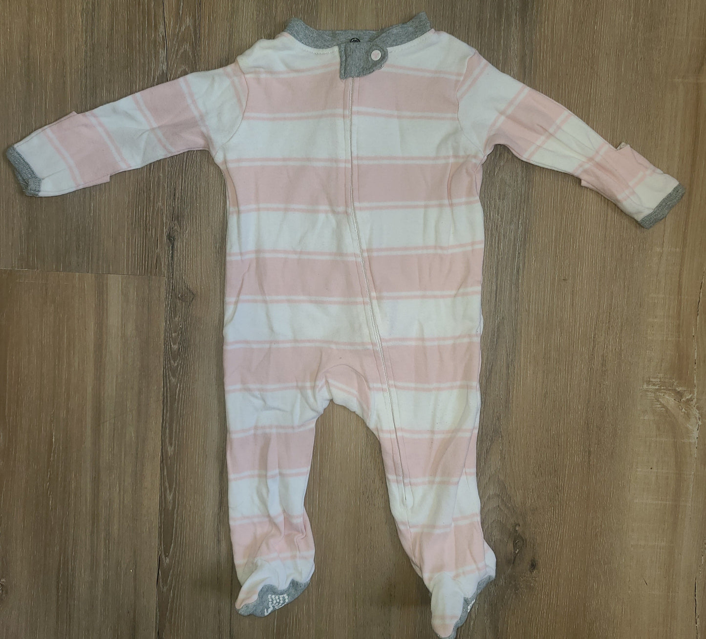 Seller #4 - 3 month girl Burts Bees pajama bundle
