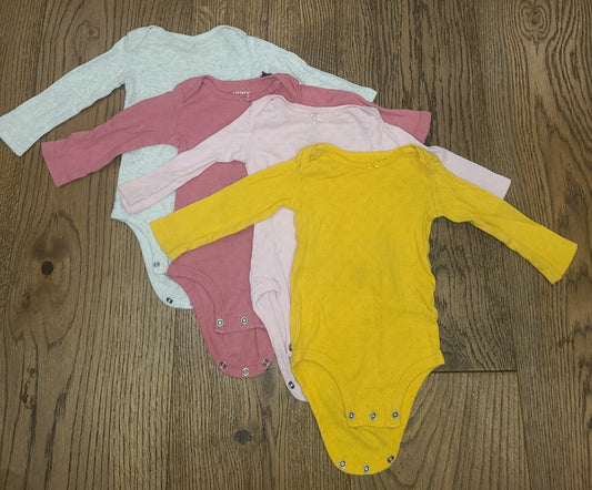 Seller #4 - Carter's 6-9 month girls long sleeve body suit bundle