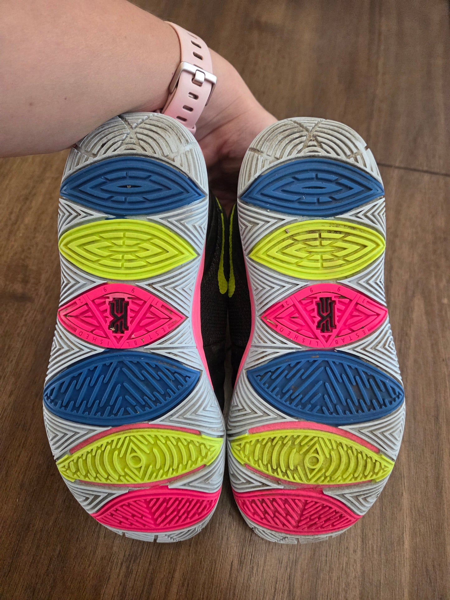 REDUCED Seller 184 boys Nike Kyrie Irving shoes size 1