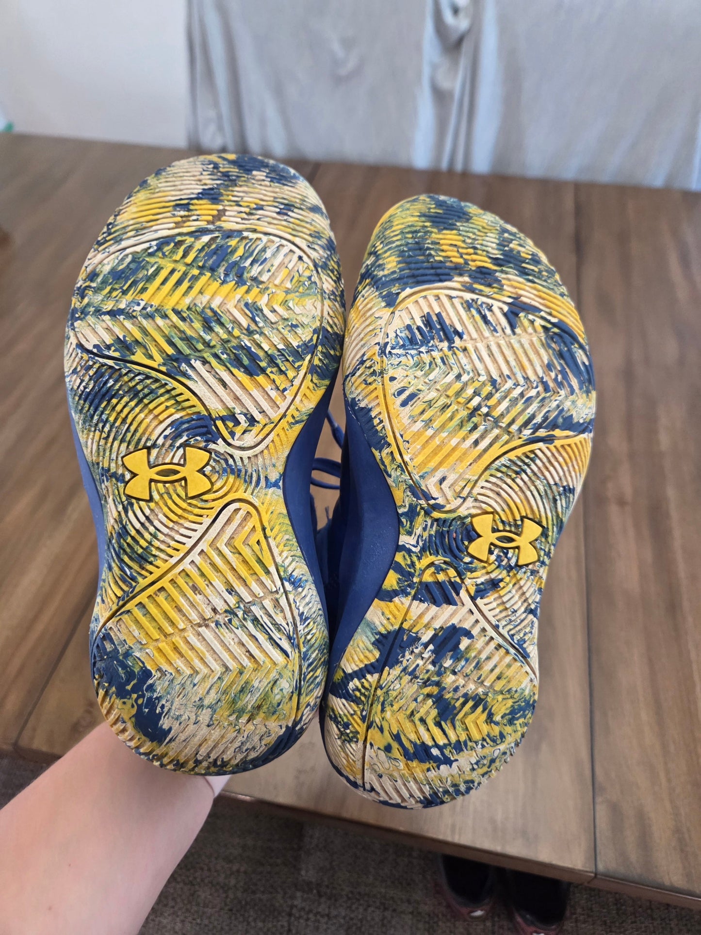 REDUCED Seller 184 boys under armour shoes size 2