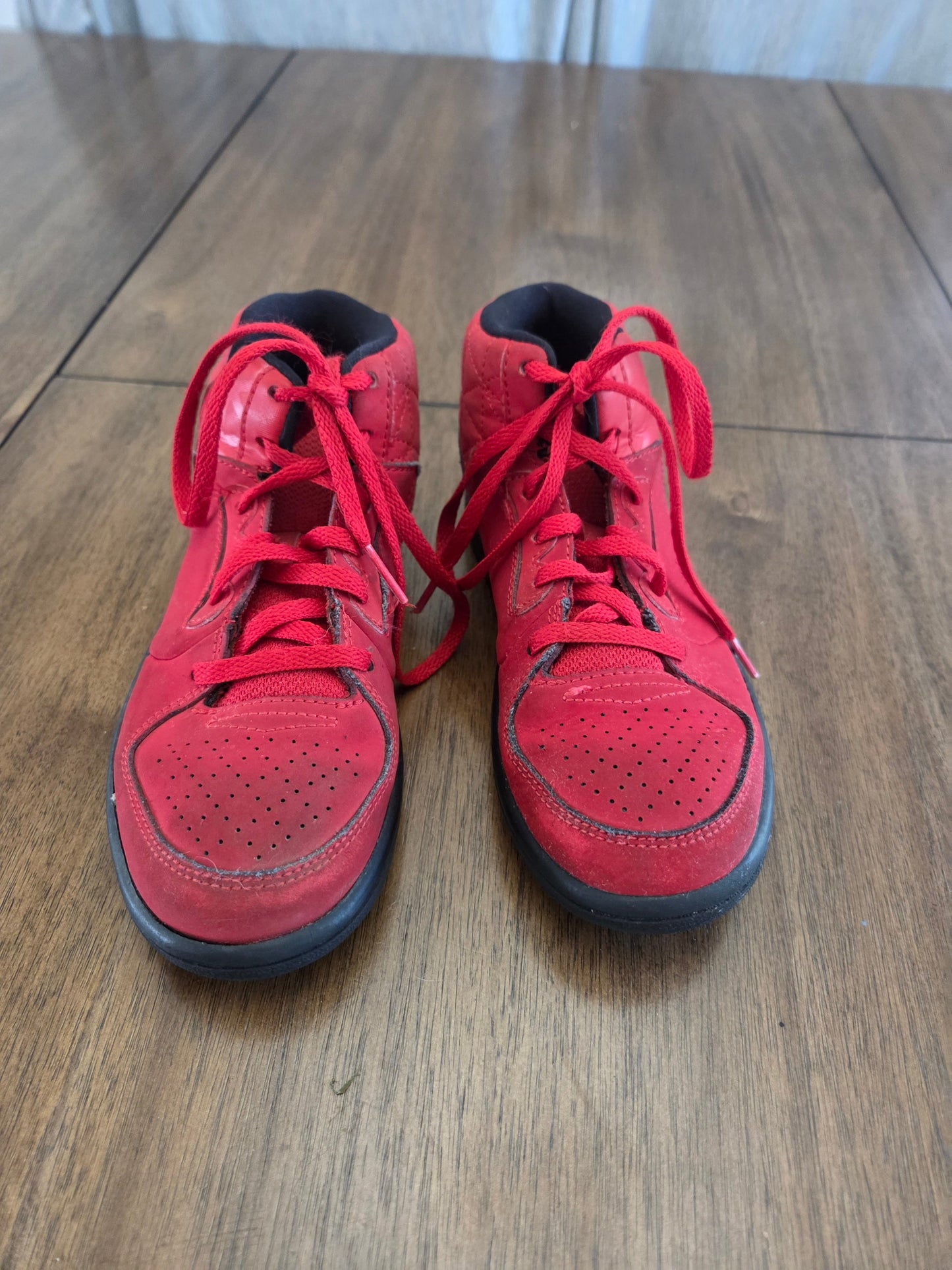 REDUCED Seller 184 boys red Jordon shoes size 1