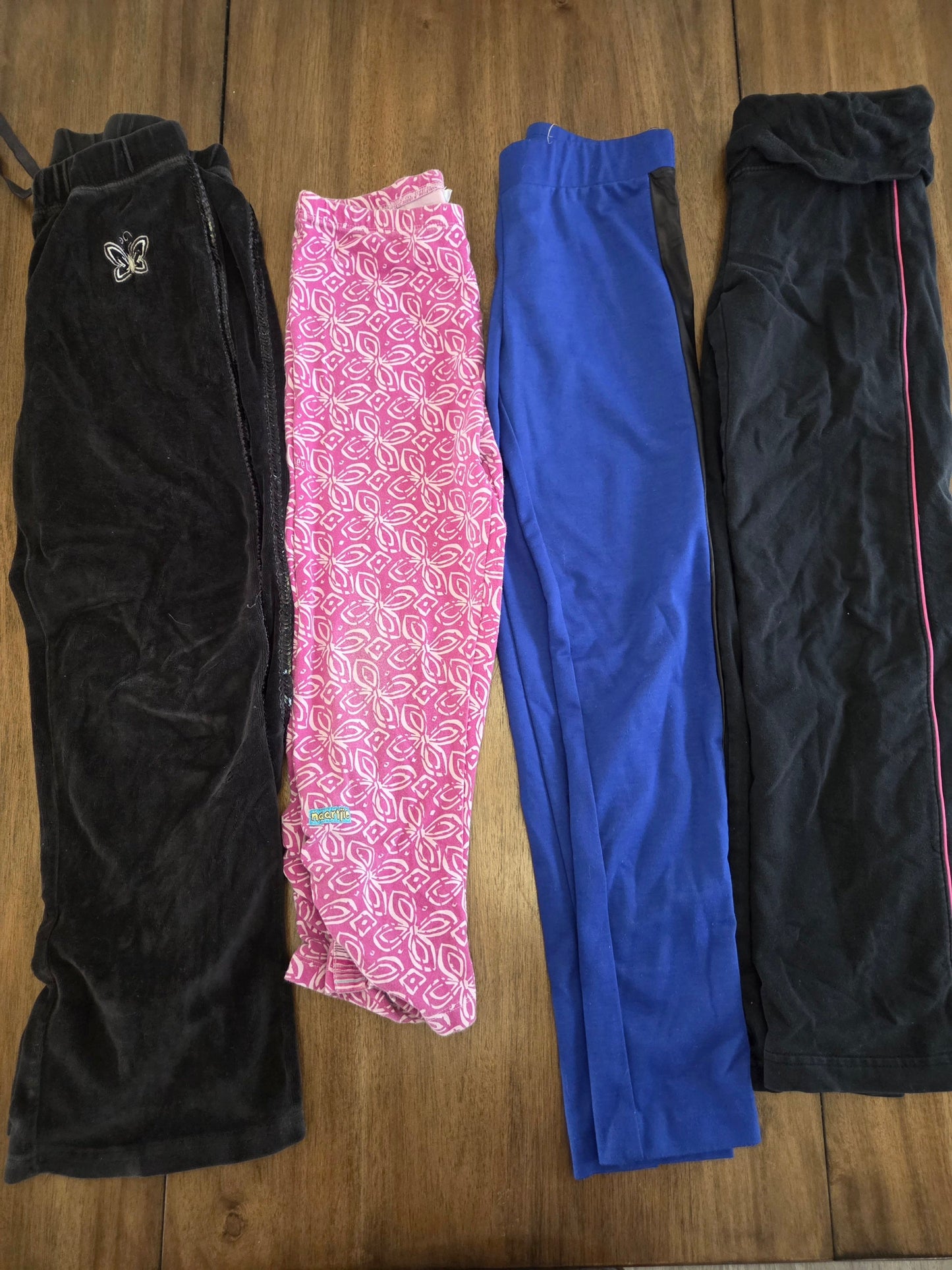 REDUCED Seller 184 girls mixed sweatpant bottoms size medium.