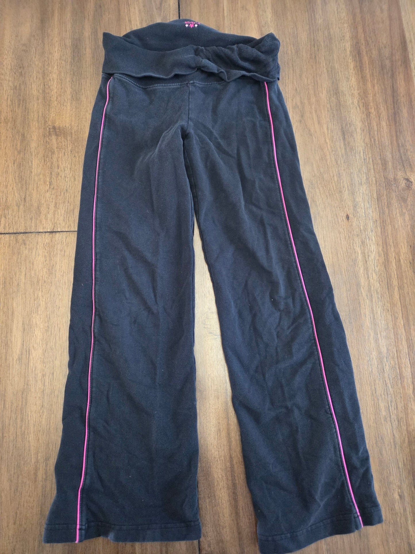 REDUCED Seller 184 girls mixed sweatpant bottoms size medium.