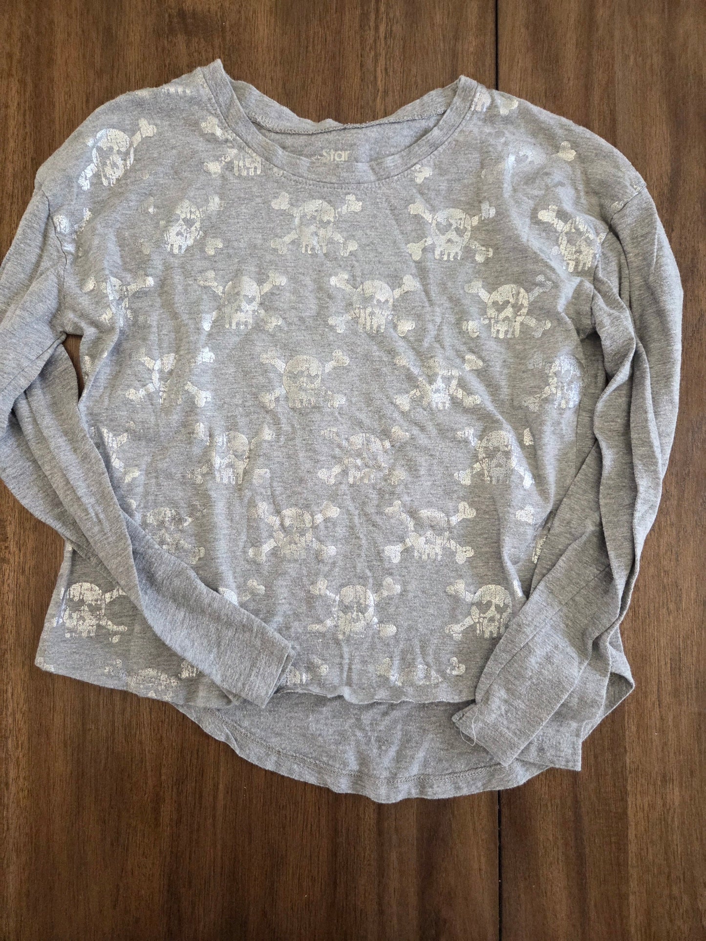 REDUCED Seller 184 girls mixed tops size medium