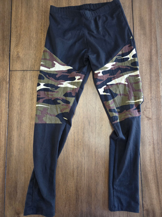 REDUCED Seller 184 Girls camo black leggings size large