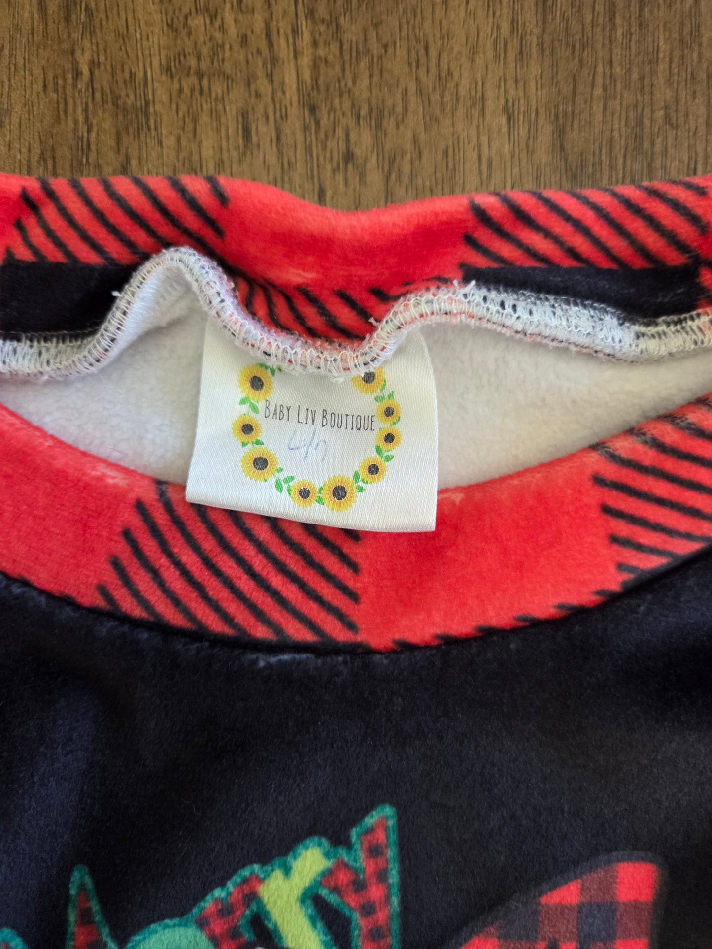 REDUCED Seller 184 boys boutique grinch sweater size 6/7