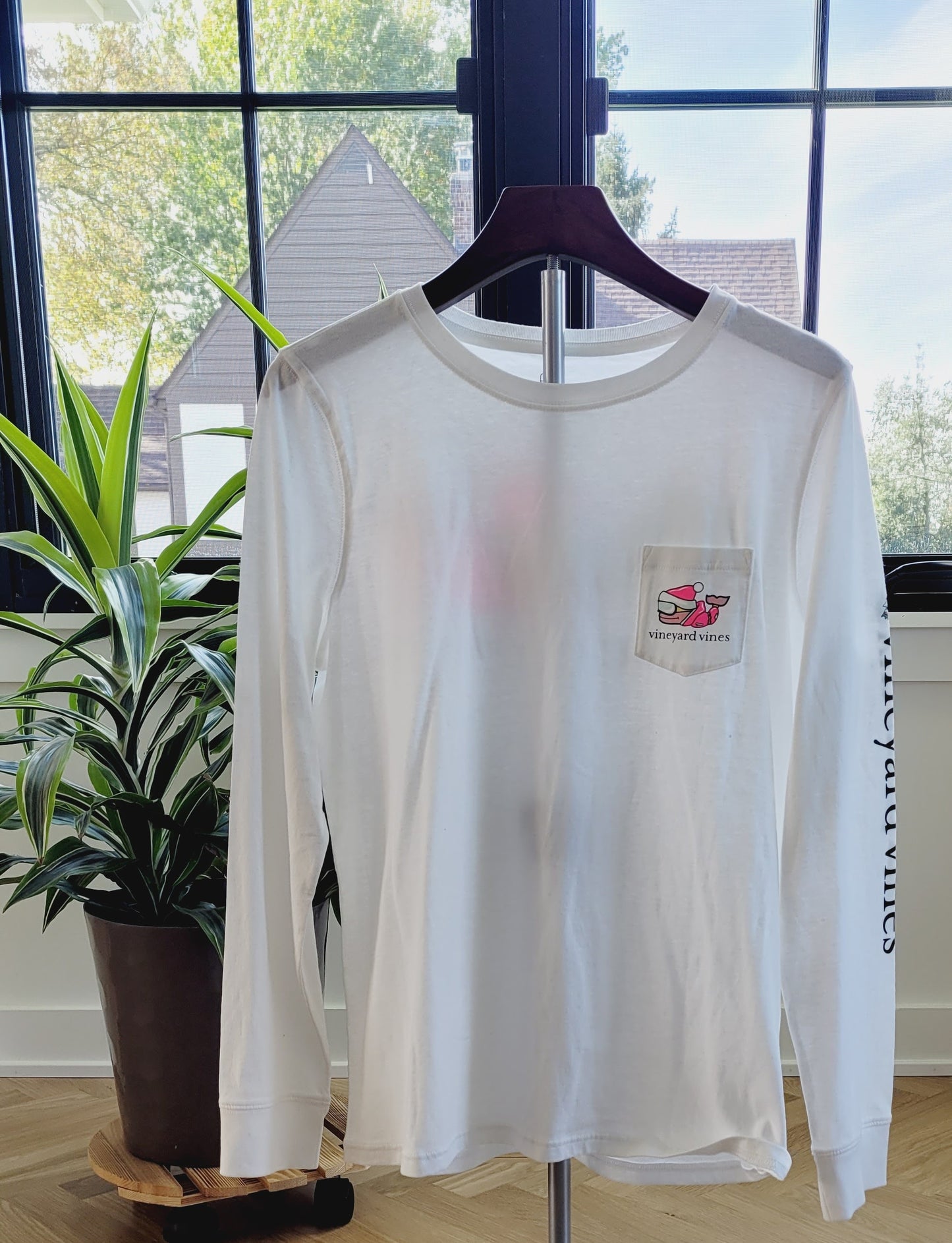 #211 Vineyard Vines Christmas Long Sleeve T-Shirt Men's Size M