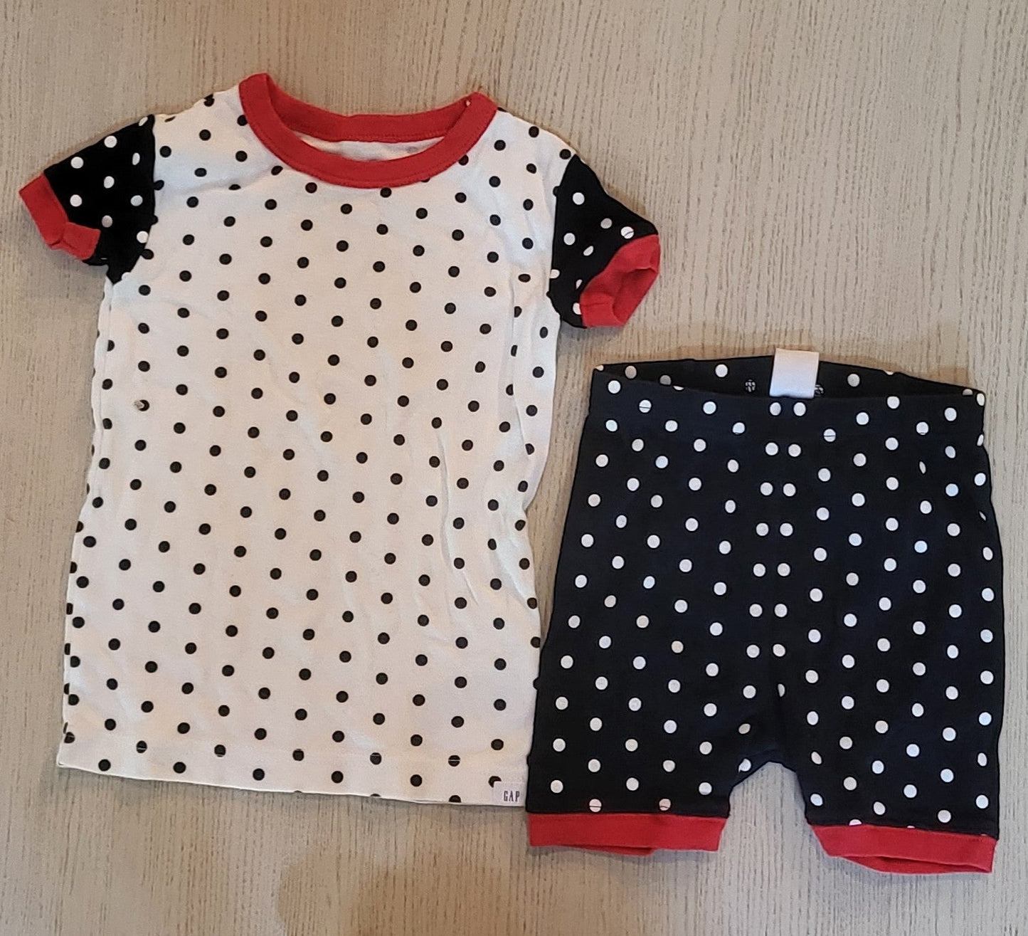 REDUCED: #9--- Girls 3T. Two pair of shorties pjs.
