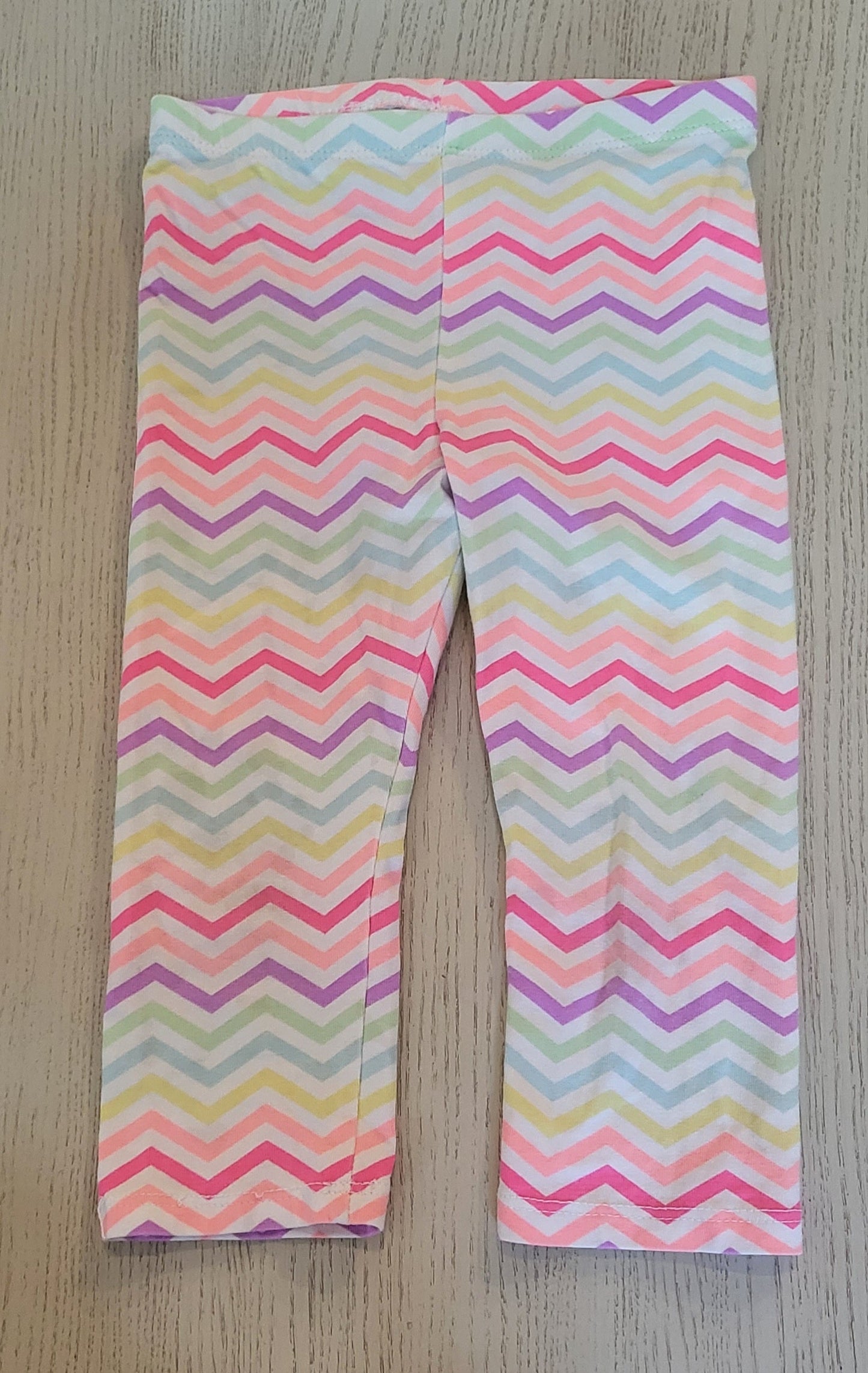 REDUCED: #9--- Girls 3T. Shorts Bundle plus one capri leggings.