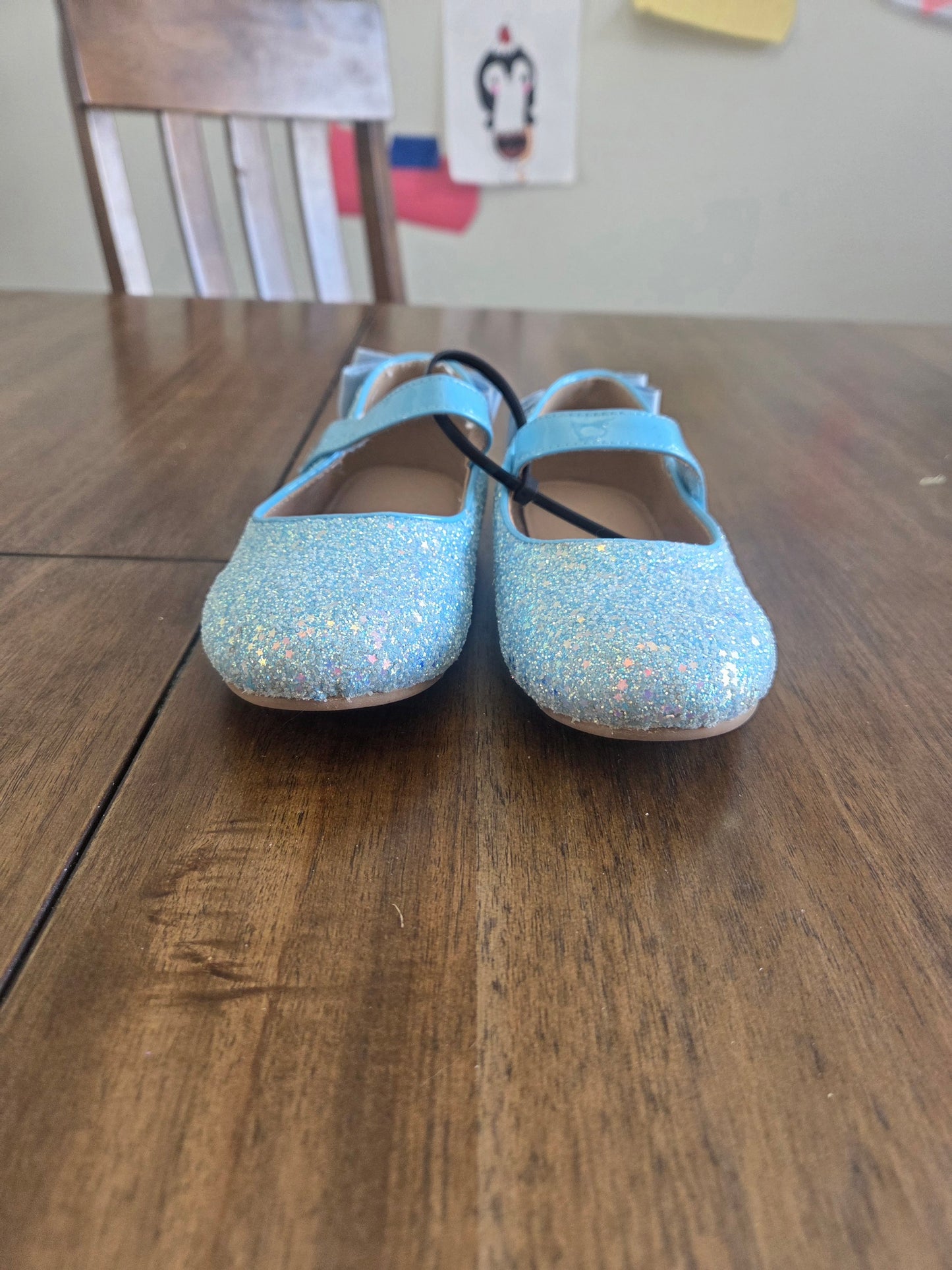 Seller 184 girls sparkle shoes size 11