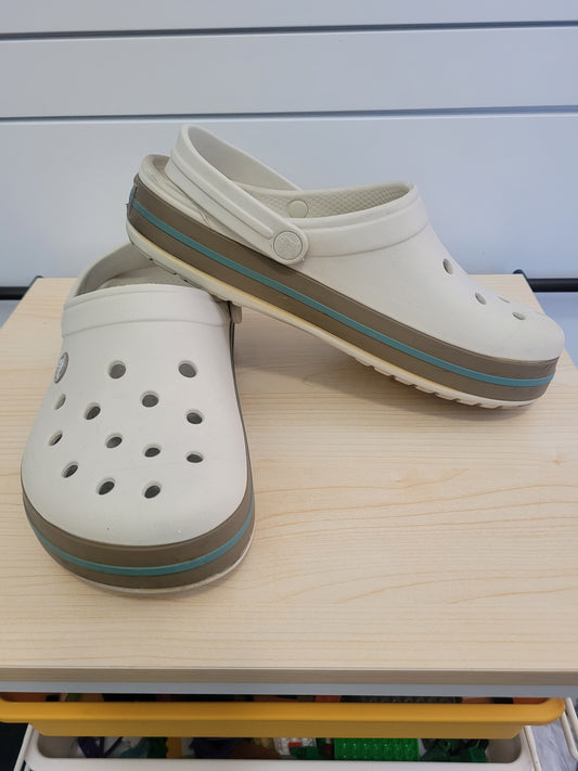 #111 Crocs Boys Size 6