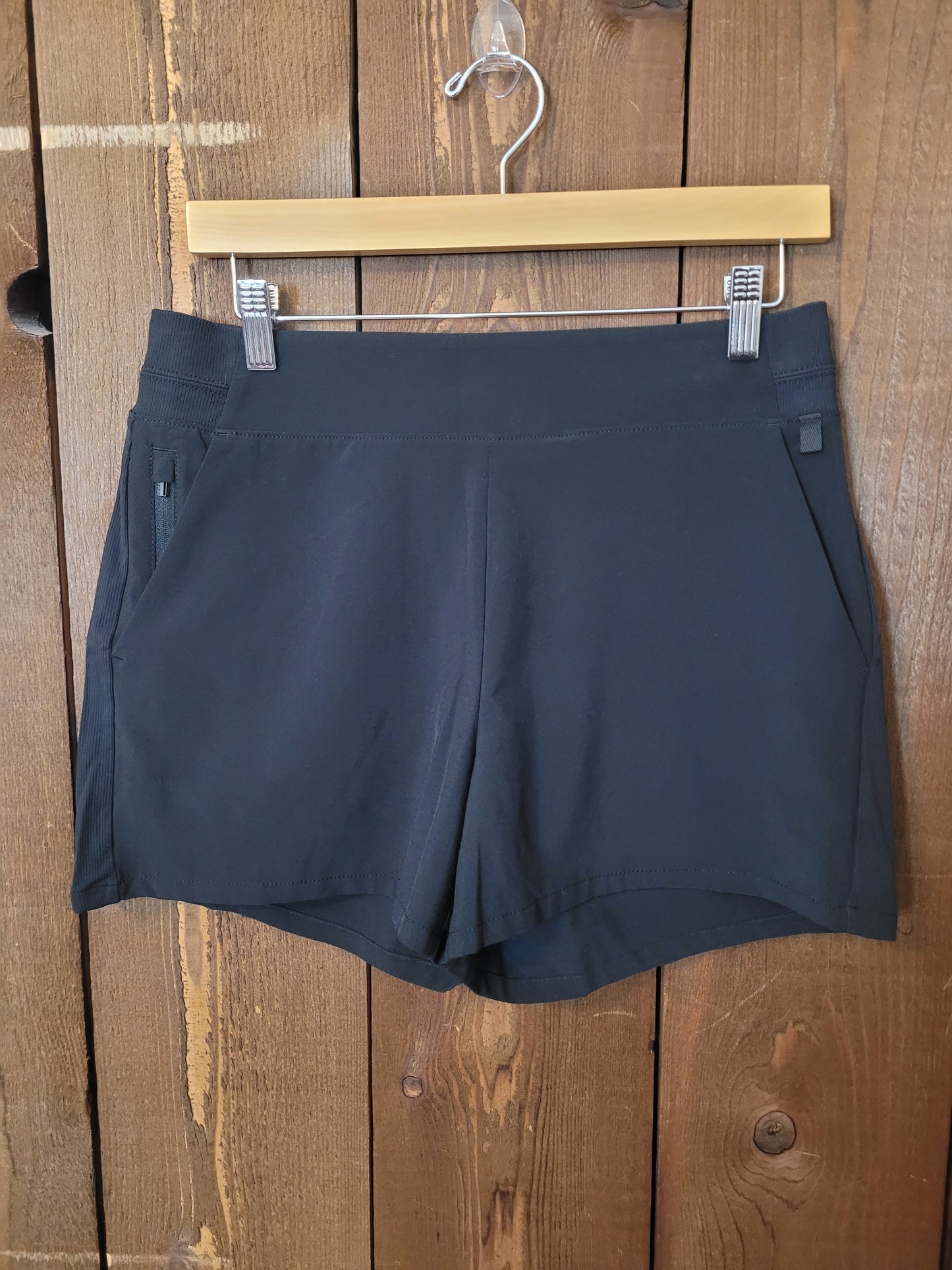 #111 Athleta Brooklyn Short Women Size 10