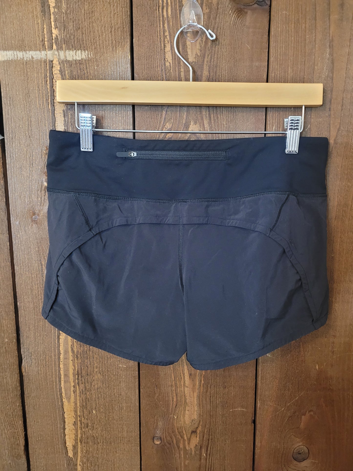 #111 Lululemon Run Times 4" Shorts Women Size 6