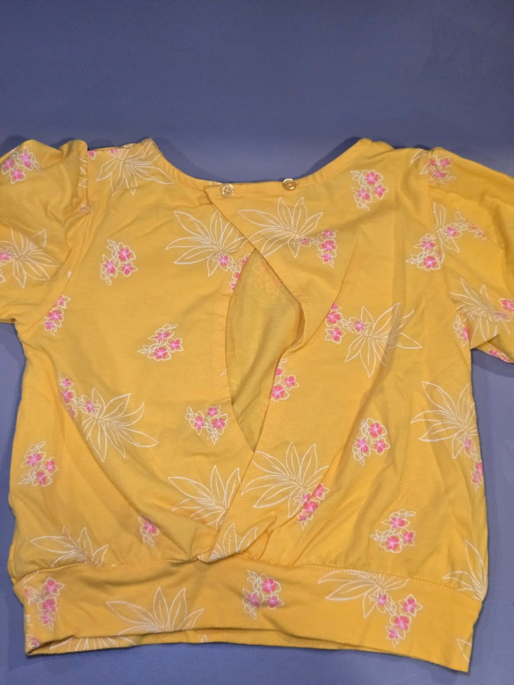 #131 Set of 2 T-shirts one in yellow and one light teal sz 6