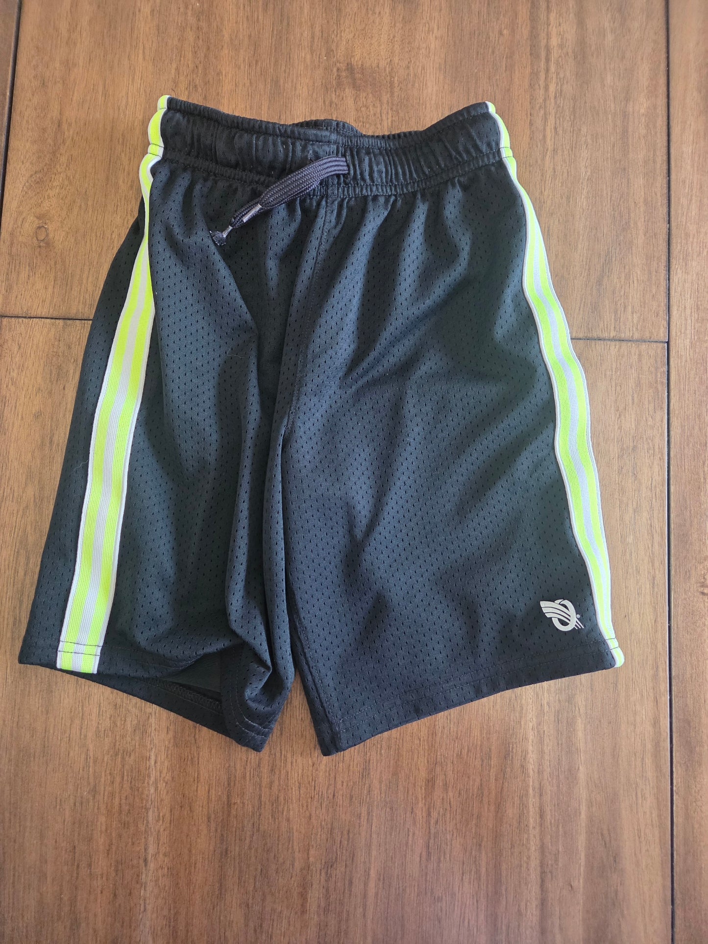 Seller 184 boys athletic shorts size 6/7