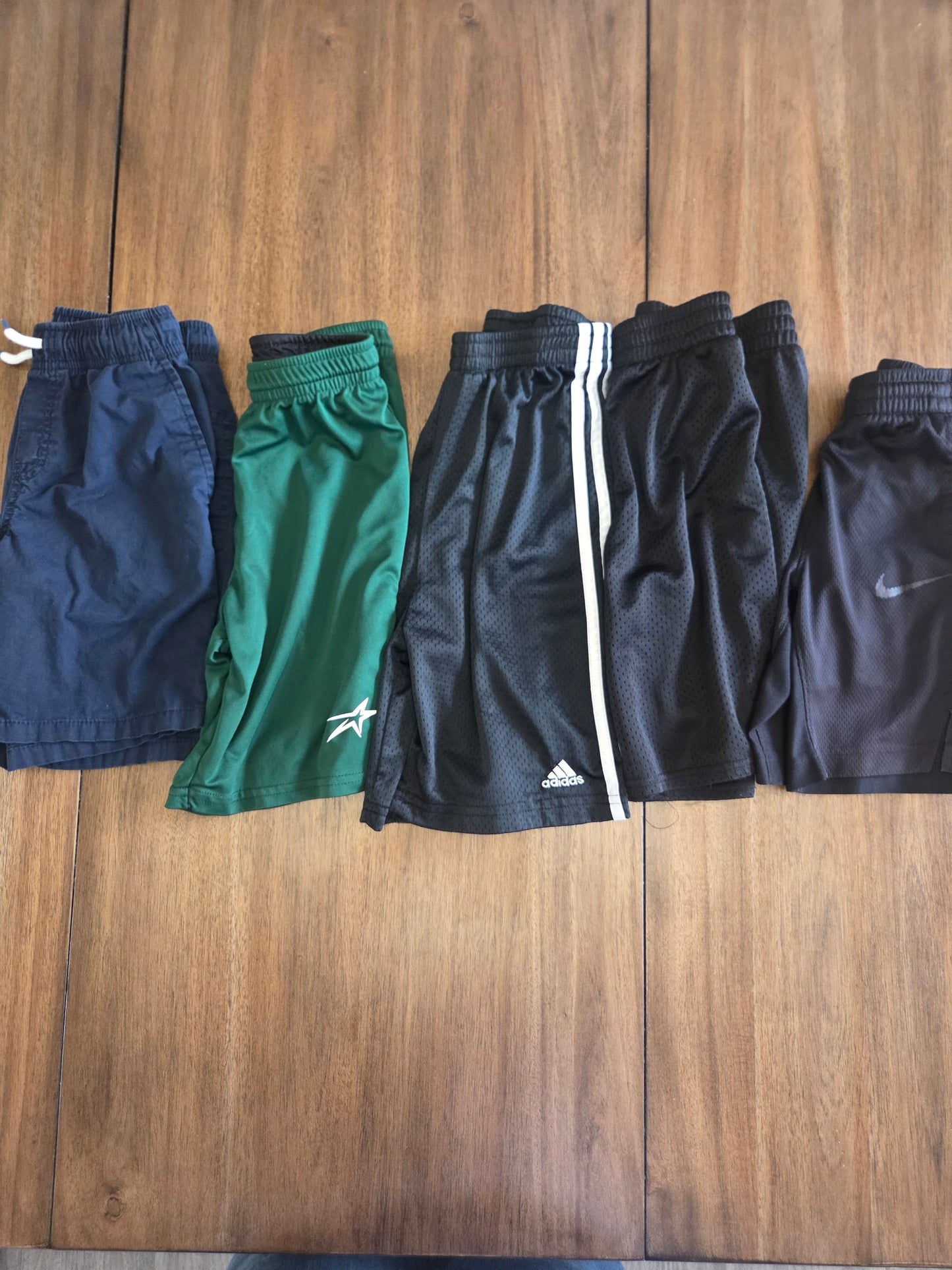 Seller 184 boys bottom bundle size 6/7