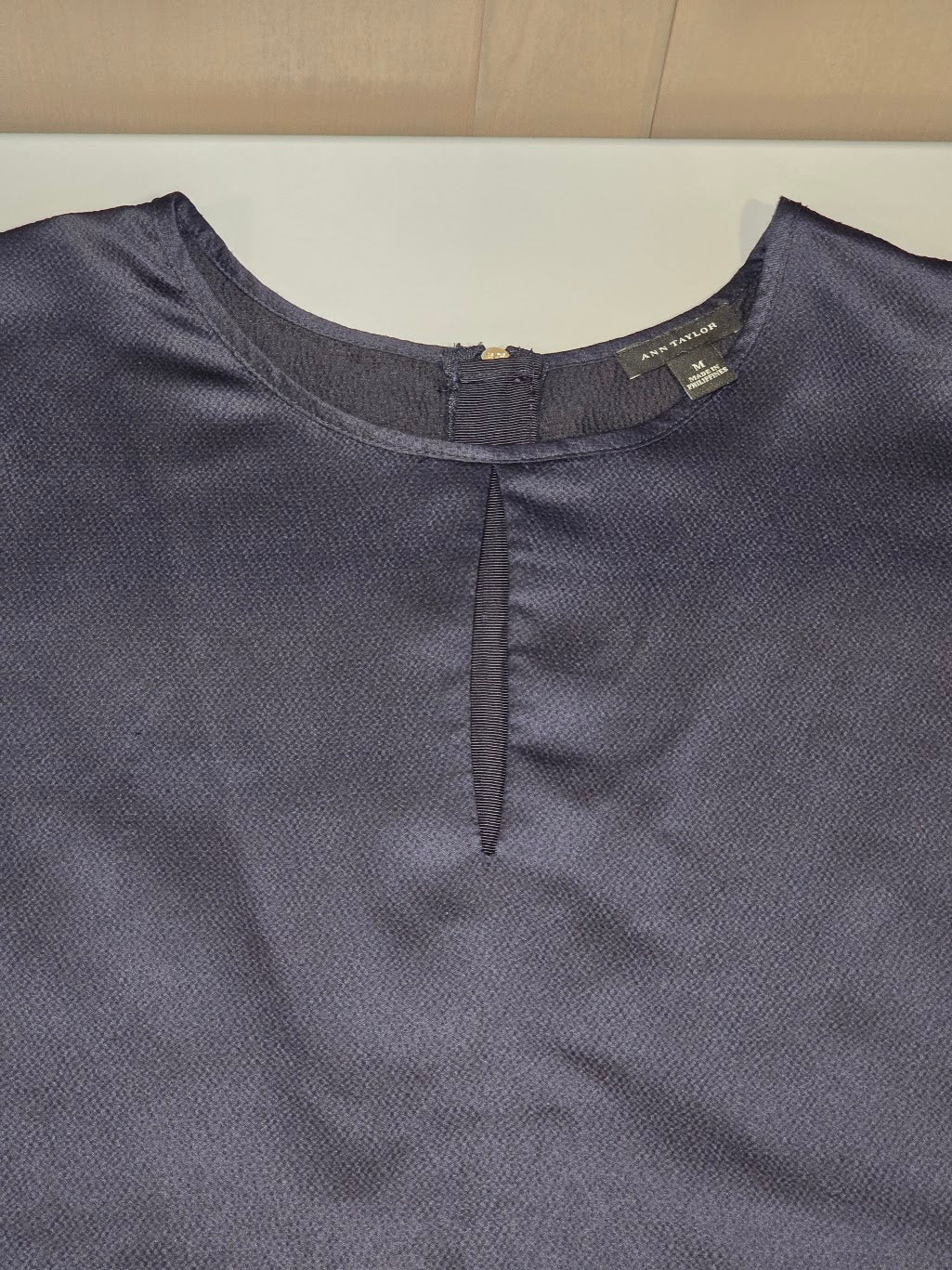 #131 Anne Taylor Navy blouse sz M