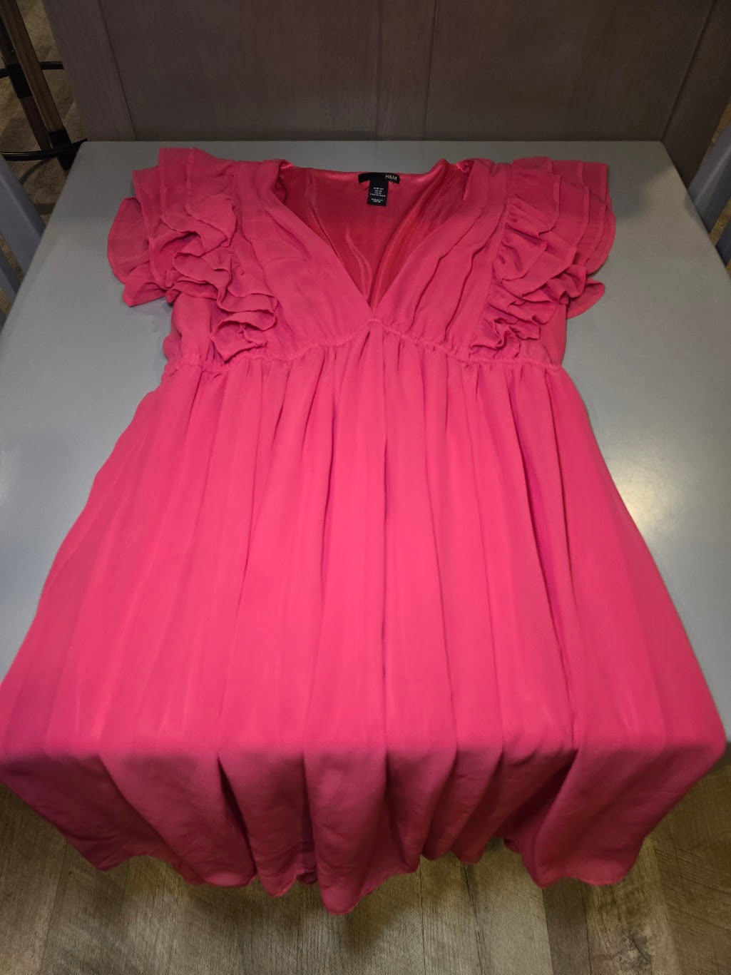 #131 REDUCED H&M Pink v-neck dress sz 12