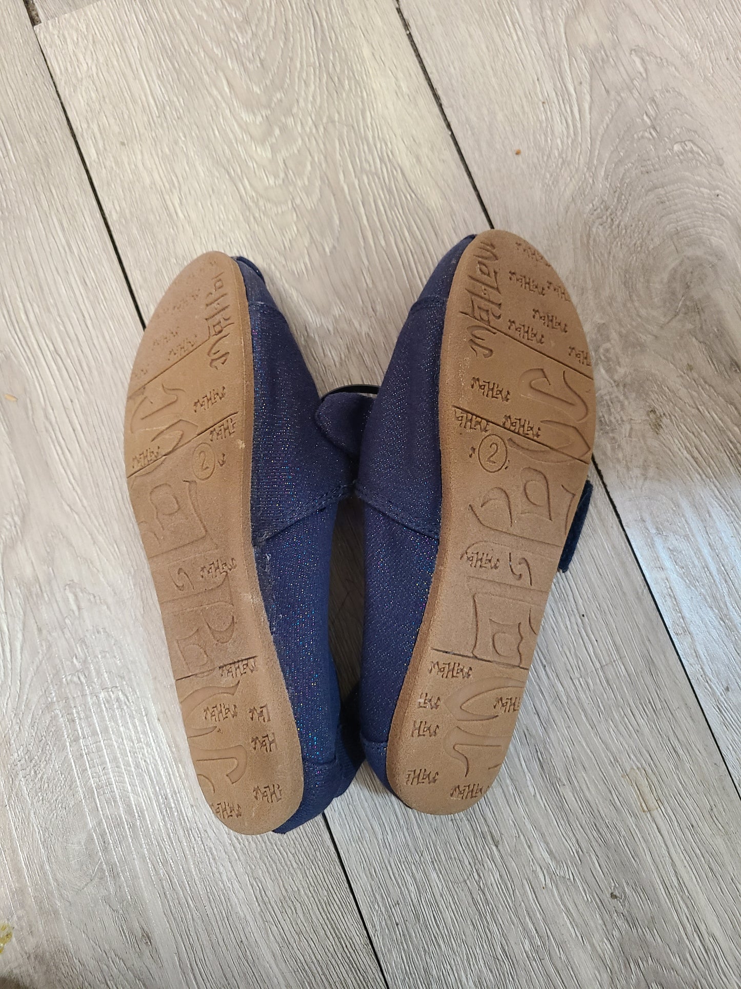 #66 Madpowl Blue sparkle slip on shoes girls size 2