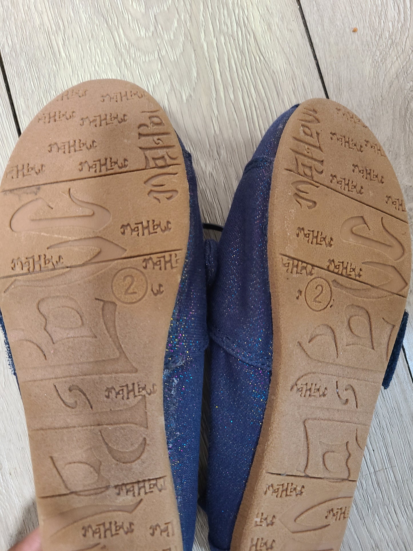 #66 Madpowl Blue sparkle slip on shoes girls size 2