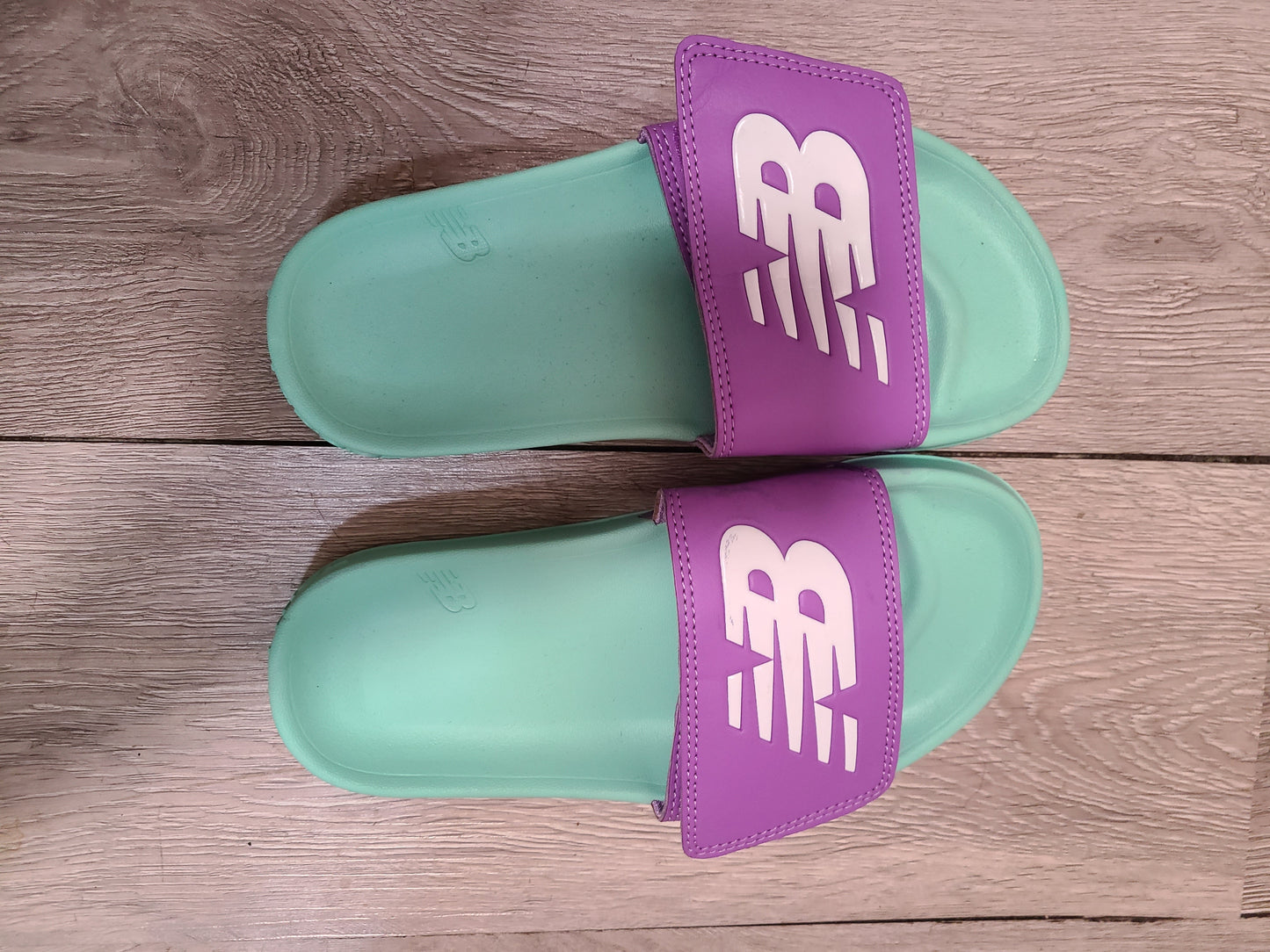 #66 New Balance girls sandals size 2