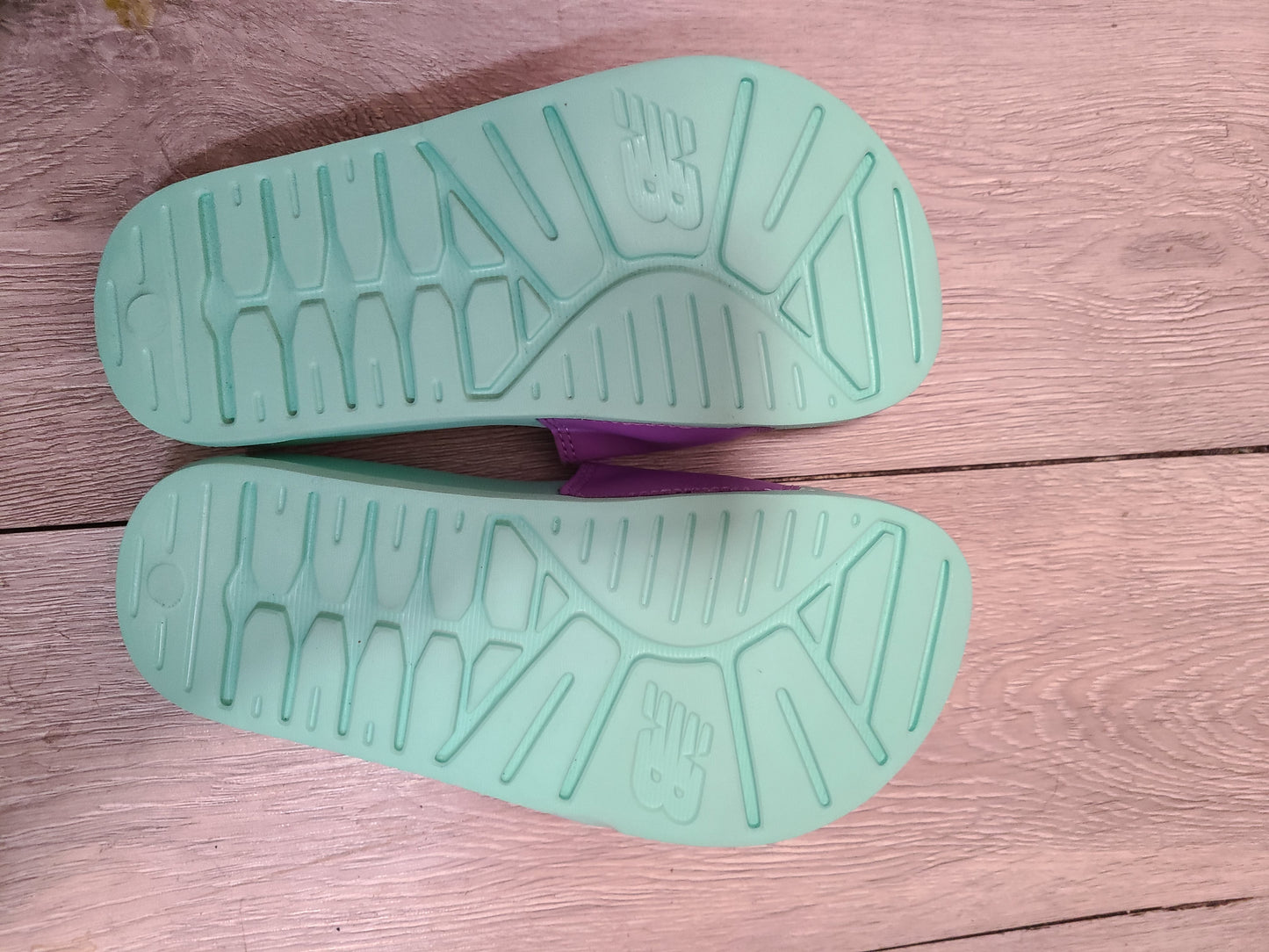 #66 New Balance girls sandals size 2