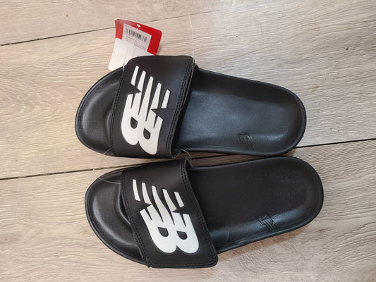 #66 New Balance Boys sandals size 3