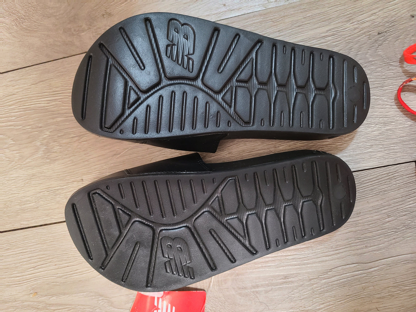 #66 New Balance Boys sandals size 3
