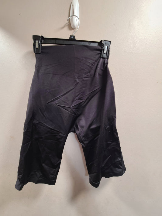 #66 Unbranded womens black butt enhancing padded shorts size L
