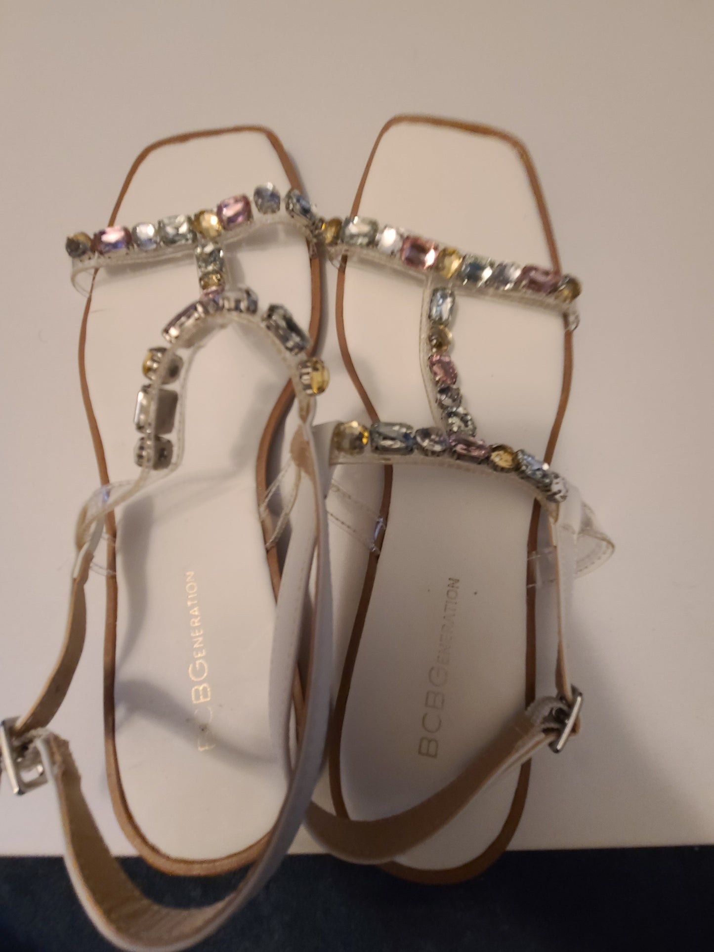 #66 womens Bcbgeneration size 10 sandals