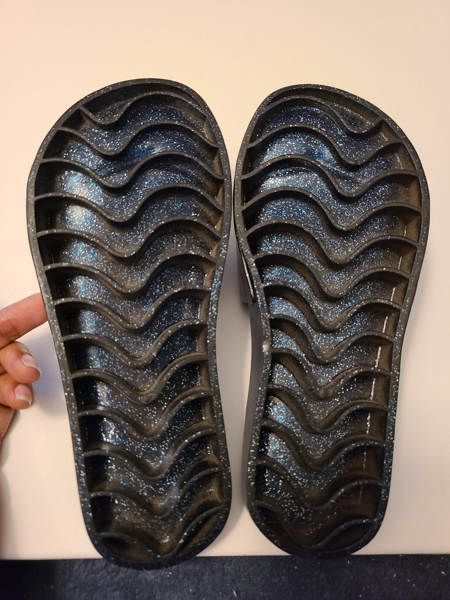 #66 Gap kids girls jelly slides size 1/2