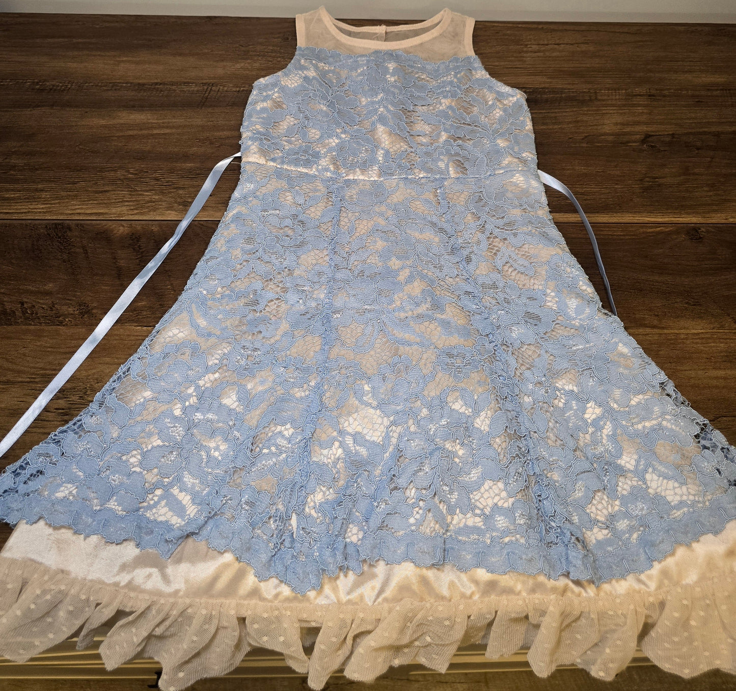 #131 REDUCED Zunie lace dress sz 6