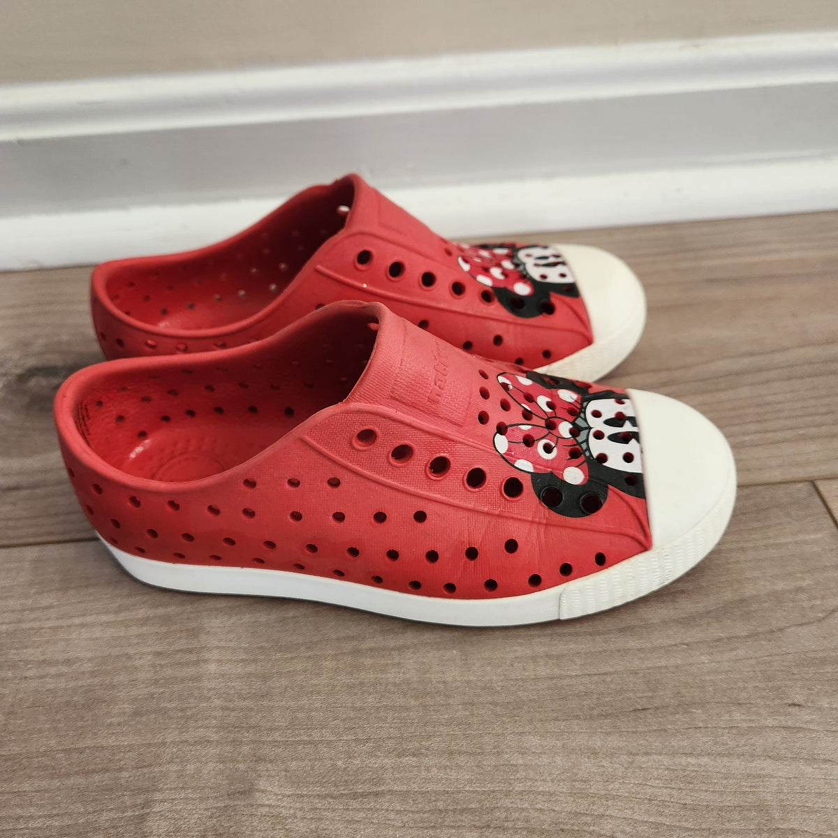 #167 Disney X Native Minnie Mouse c12 Red Jefferson Shoes