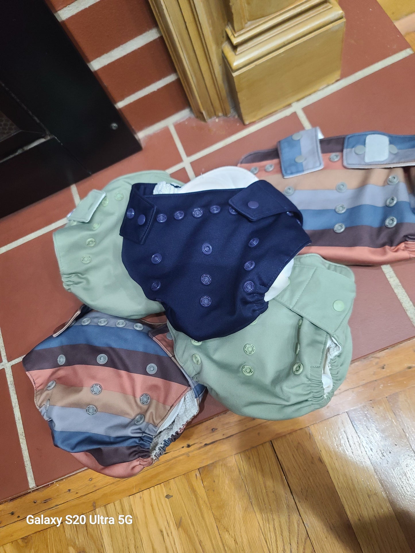 GroVia Cloth Diapers Bundle  Assorted Hybrid & ONE Styles  (5 Total)- Adjustable snap sizing for growing babies
