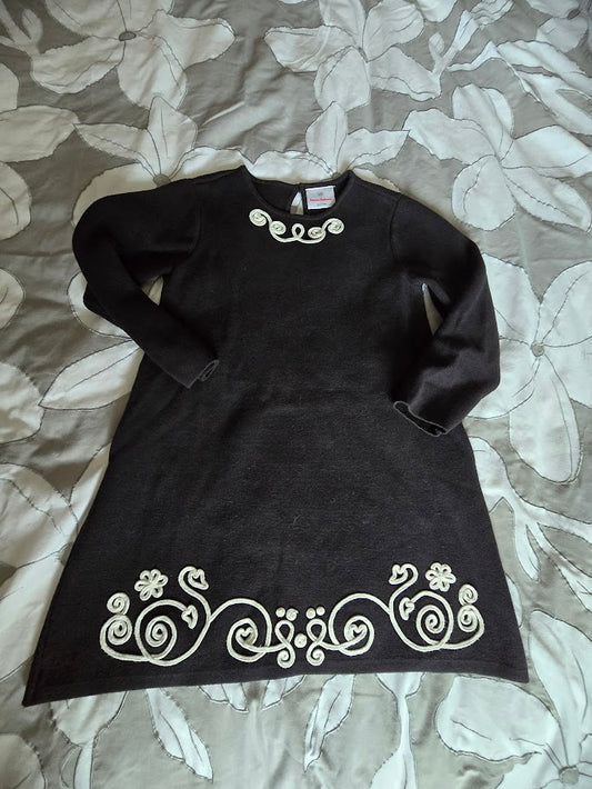 #131 Hanna Andersson black sweater dress with white design sz 120 (6 - 7)