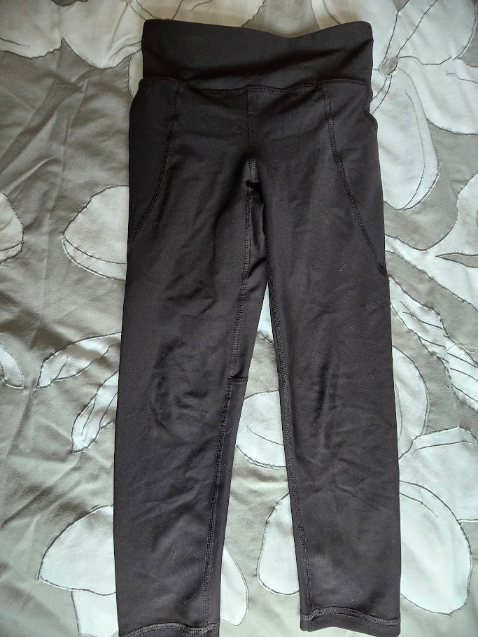 #131 Old Navy girls Powersoft leggings with pocket in black sz S (6 / 7)