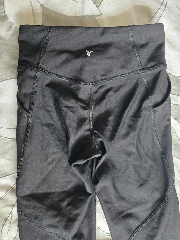 #131 Old Navy girls Powersoft leggings with pocket in black sz S (6 / 7)