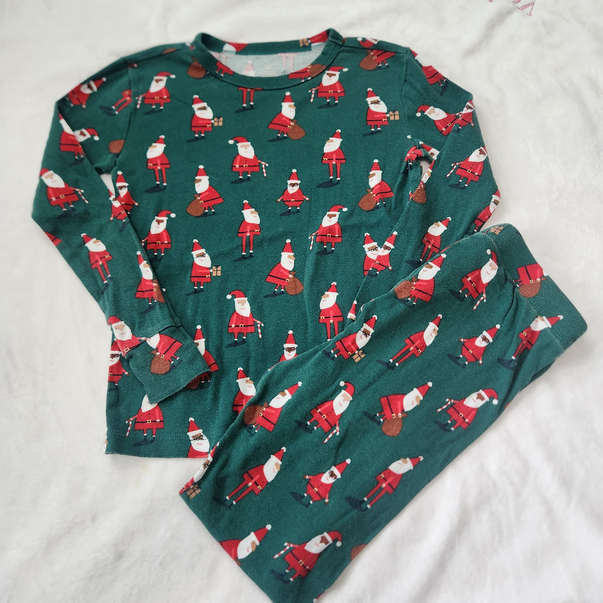#167 Gap Kids Size 8 Green Santa Print Pajama Set